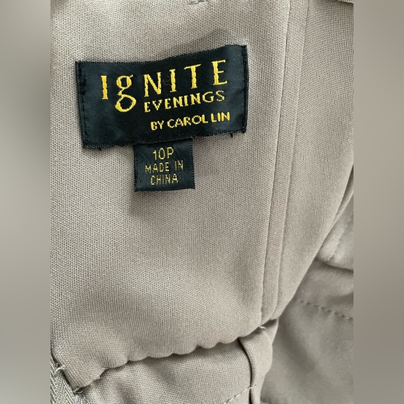 Ignite Evenings by Carol Lin Women’s 10p, beaded & sequin top embellished - Picture 6 of 7